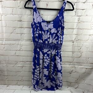 Babaton 100% silk floral dress with liner on bottom